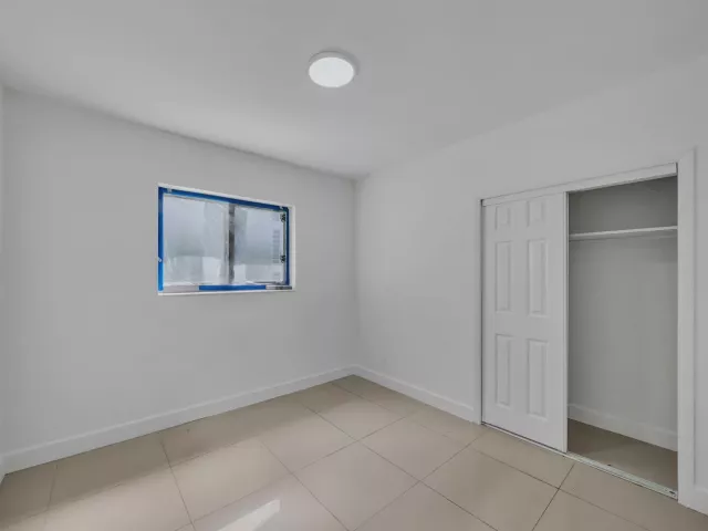 3-bedroom home for sale in Miami - 16010 NE 5th Avenue - MondialRealty