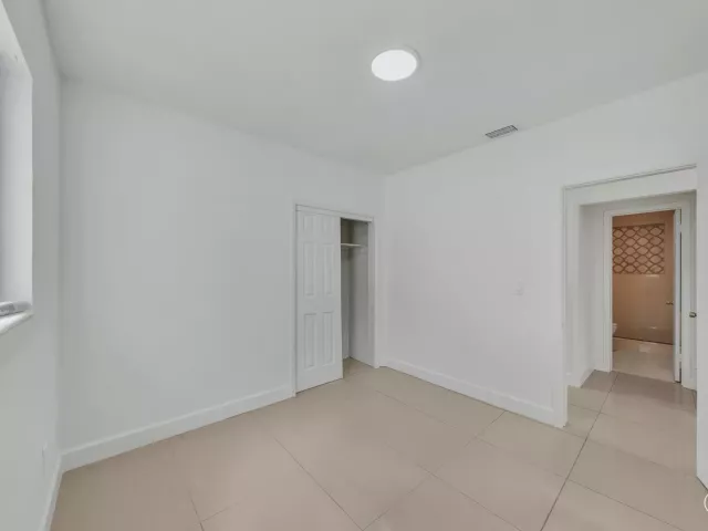 3-bedroom home for sale in Miami - 16010 NE 5th Avenue - MondialRealty