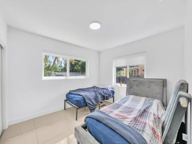 3-bedroom home for sale in Miami - 16010 NE 5th Avenue - MondialRealty