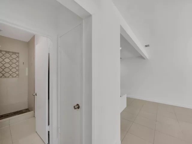 3-bedroom home for sale in Miami - 16010 NE 5th Avenue - MondialRealty