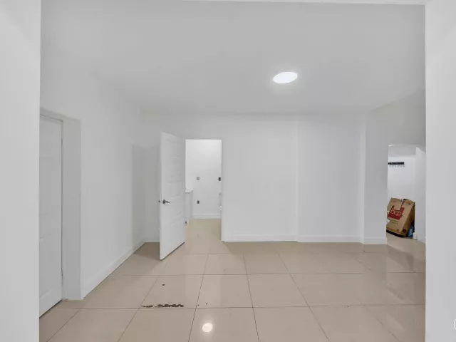 3-bedroom home for sale in Miami - 16010 NE 5th Avenue - MondialRealty