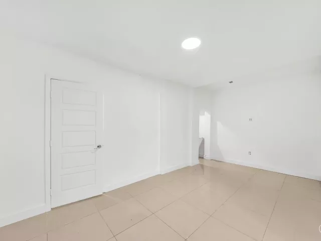 3-bedroom home for sale in Miami - 16010 NE 5th Avenue - MondialRealty