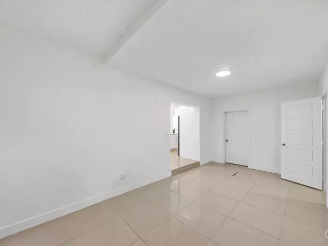 3-bedroom home for sale in Miami - 16010 NE 5th Avenue - MondialRealty