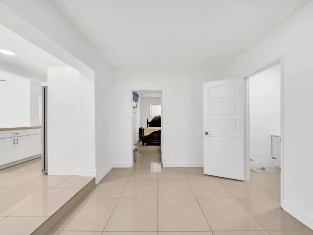3-bedroom home for sale in Miami - 16010 NE 5th Avenue - MondialRealty
