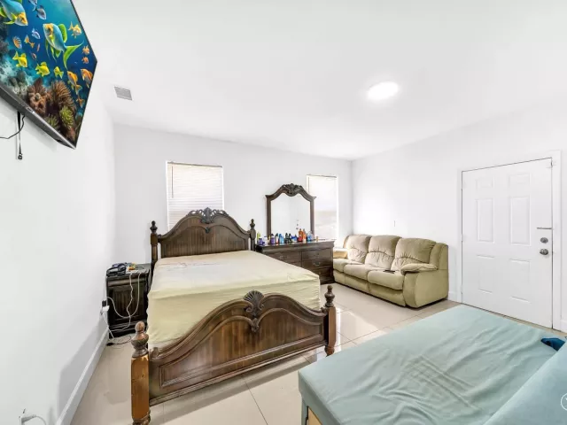 3-bedroom home for sale in Miami - 16010 NE 5th Avenue - MondialRealty