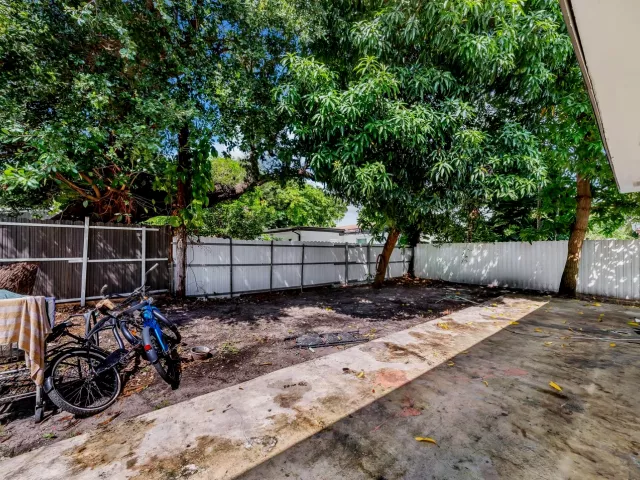 3-bedroom home for sale in Miami - 16010 NE 5th Avenue - MondialRealty