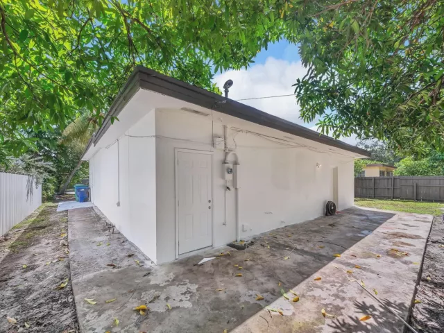 3-bedroom home for sale in Miami - 16010 NE 5th Avenue - MondialRealty