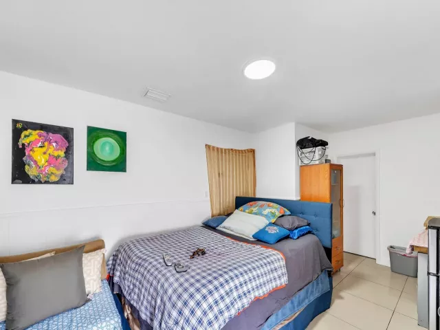 3-bedroom home for sale in Miami - 16010 NE 5th Avenue - MondialRealty