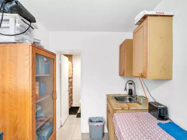3-bedroom home for sale in Miami - 16010 NE 5th Avenue - MondialRealty