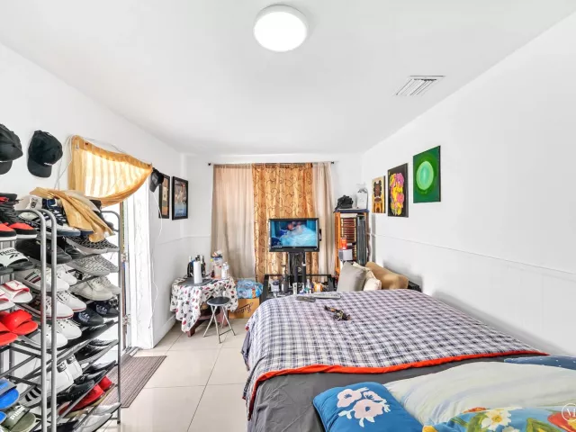 3-bedroom home for sale in Miami - 16010 NE 5th Avenue - MondialRealty