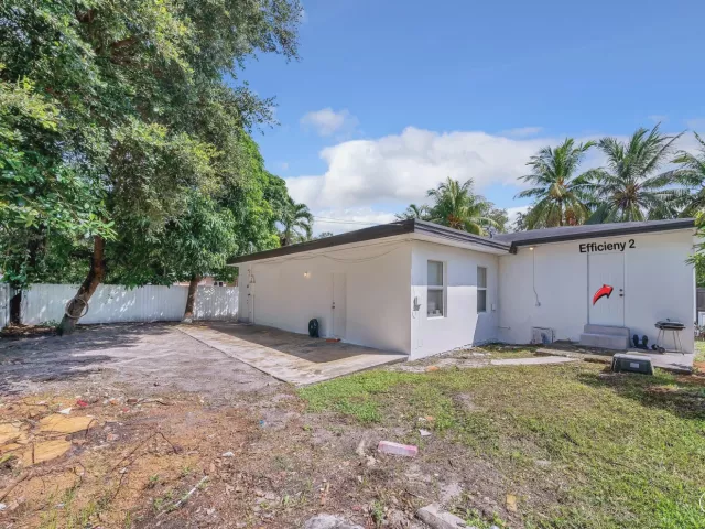 3-bedroom home for sale in Miami - 16010 NE 5th Avenue - MondialRealty