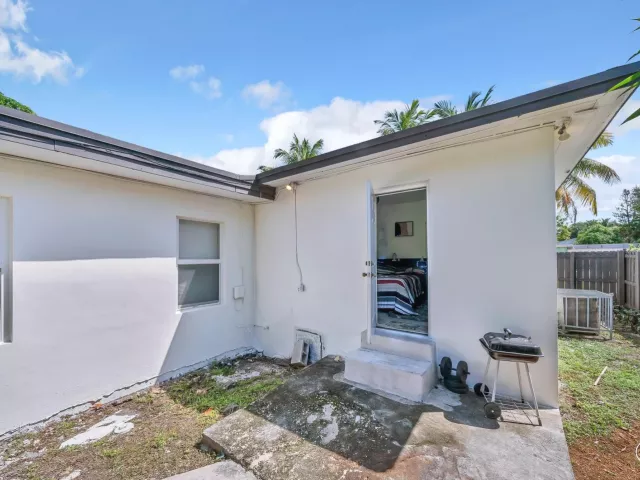 3-bedroom home for sale in Miami - 16010 NE 5th Avenue - MondialRealty