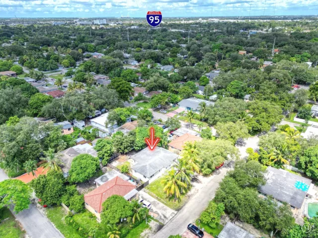 3-bedroom home for sale in Miami - 16010 NE 5th Avenue - MondialRealty