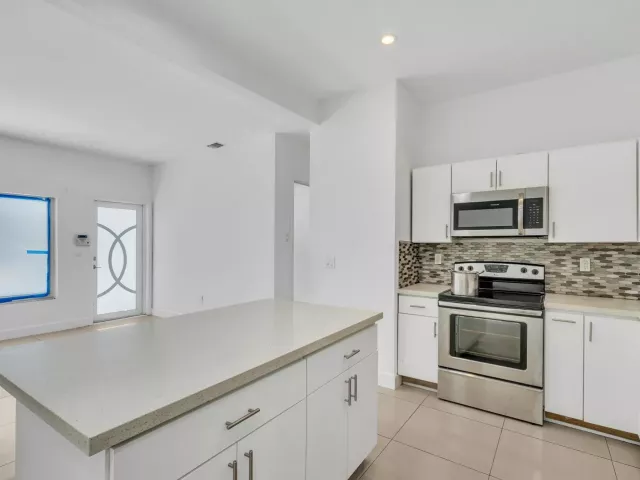 3-bedroom home for sale in Miami - 16010 NE 5th Avenue - MondialRealty