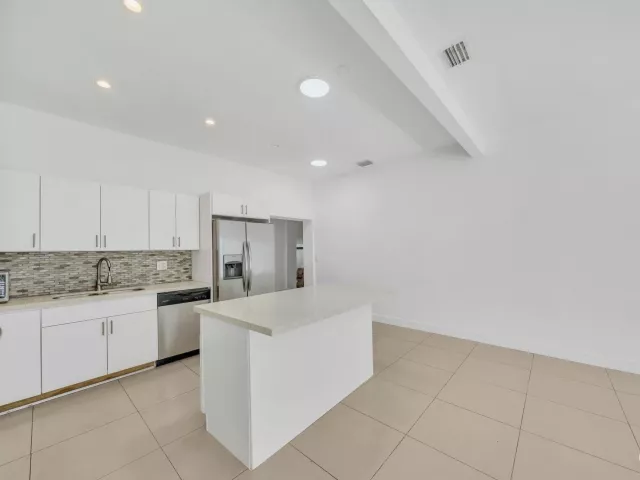 3-bedroom home for sale in Miami - 16010 NE 5th Avenue - MondialRealty