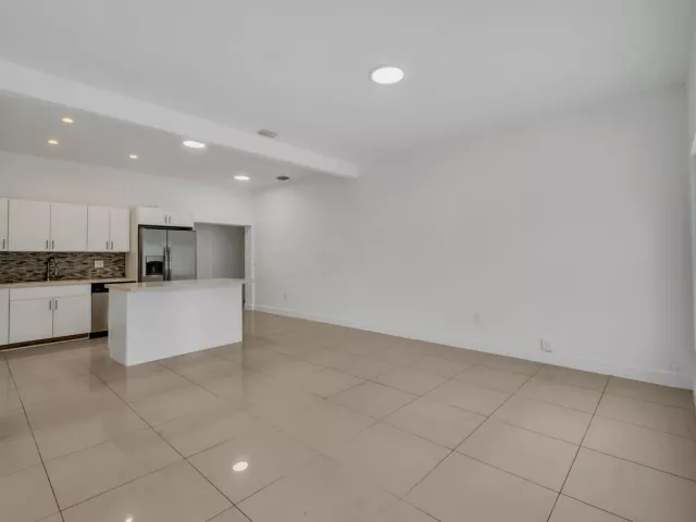 3-bedroom home for sale in Miami - 16010 NE 5th Avenue - MondialRealty