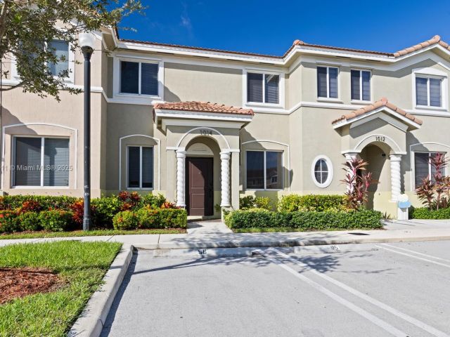 3-bedroom home for rent in Homestead - 1014 SE 23rd Ave - MondialRealty