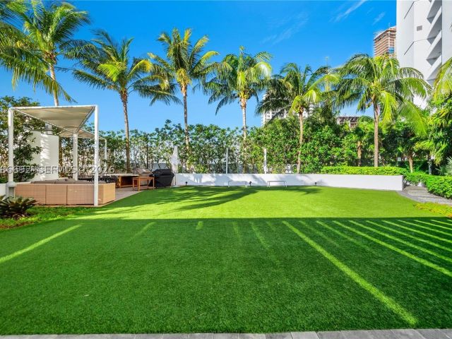 3-bedroom condo for sale in Miami - 2020 N Bayshore Dr 2702 - MondialRealty