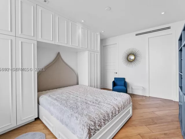 3-bedroom condo for sale in Miami - 2020 N Bayshore Dr 2702 - MondialRealty