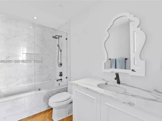 3-bedroom condo for sale in Miami - 2020 N Bayshore Dr 2702 - MondialRealty