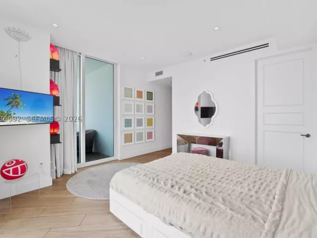 3-bedroom condo for sale in Miami - 2020 N Bayshore Dr 2702 - MondialRealty