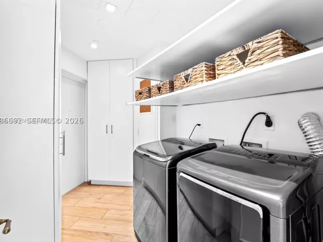 3-bedroom condo for sale in Miami - 2020 N Bayshore Dr 2702 - MondialRealty