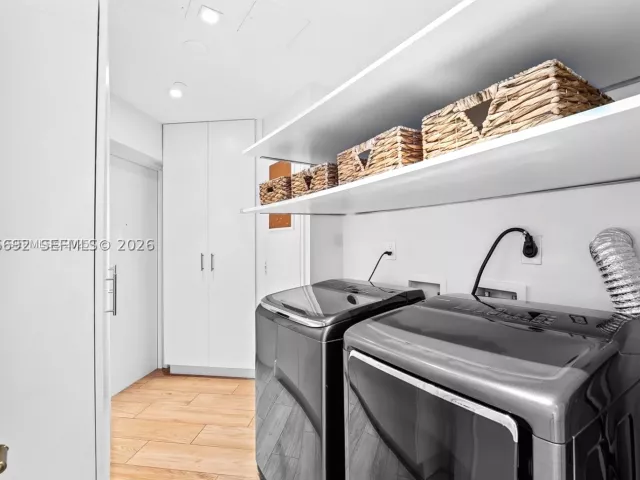 3-bedroom condo for sale in Miami - 2020 N Bayshore Dr 2702 - MondialRealty
