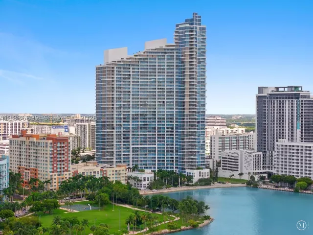 3-bedroom condo for sale in Miami - 2020 N Bayshore Dr 2702 - MondialRealty
