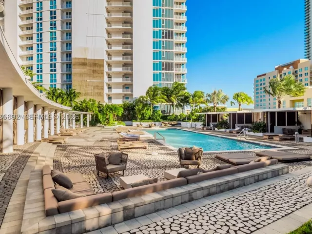 3-bedroom condo for sale in Miami - 2020 N Bayshore Dr 2702 - MondialRealty