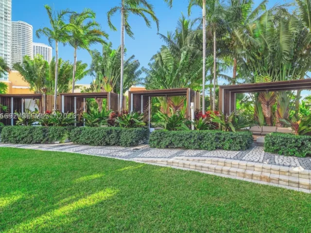 3-bedroom condo for sale in Miami - 2020 N Bayshore Dr 2702 - MondialRealty
