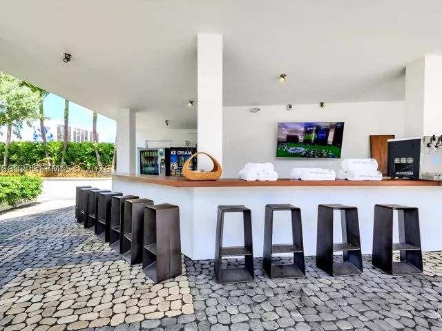 3-bedroom condo for sale in Miami - 2020 N Bayshore Dr 2702 - MondialRealty