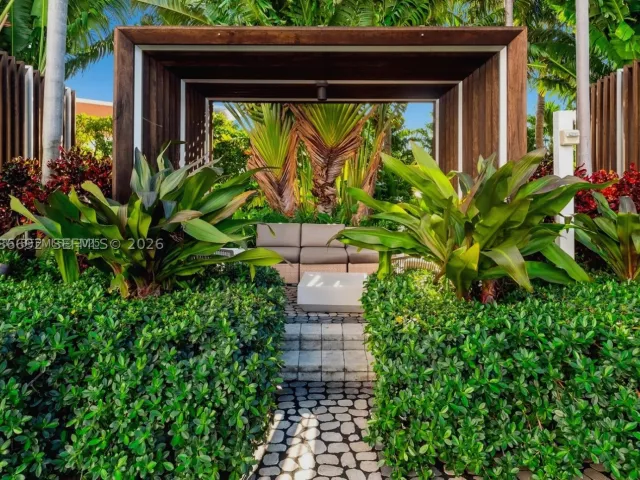 3-bedroom condo for sale in Miami - 2020 N Bayshore Dr 2702 - MondialRealty