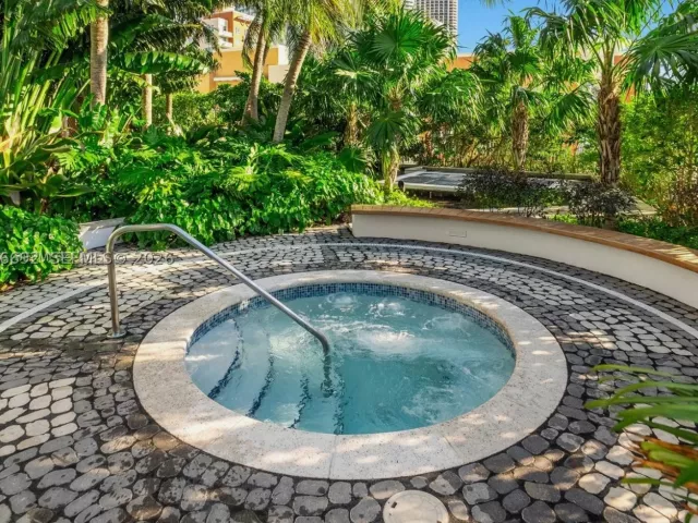 3-bedroom condo for sale in Miami - 2020 N Bayshore Dr 2702 - MondialRealty