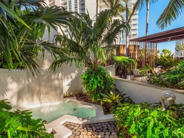 3-bedroom condo for sale in Miami - 2020 N Bayshore Dr 2702 - MondialRealty