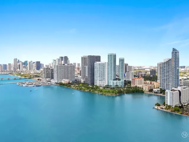 3-bedroom condo for sale in Miami - 2020 N Bayshore Dr 2702 - MondialRealty