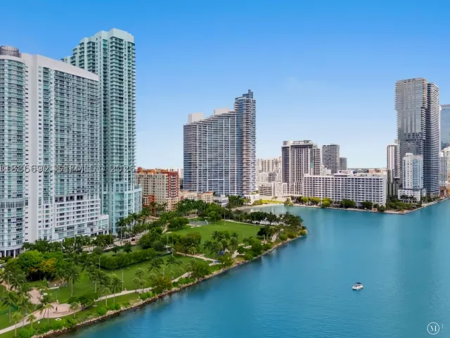 3-bedroom condo for sale in Miami - 2020 N Bayshore Dr 2702 - MondialRealty
