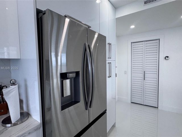 Apartment for rent  Unit #912 - photo 7292554