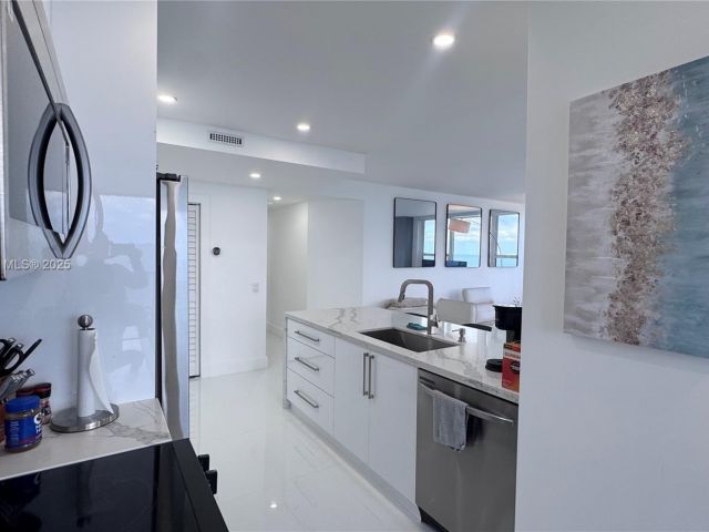 Apartment for rent  Unit #912 - photo 7292556