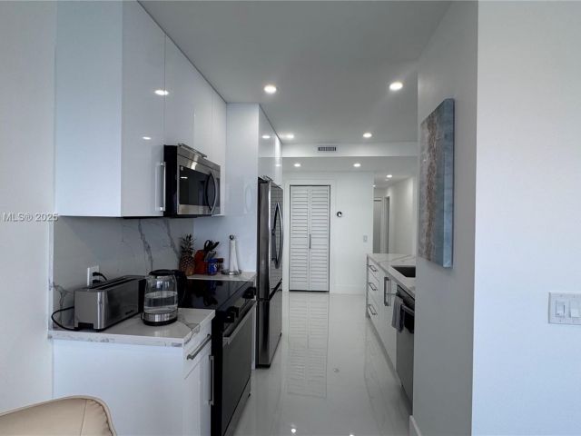 Apartment for rent  Unit #912 - photo 7292558