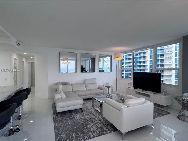 Apartment for rent  Unit #912 - photo 7292559