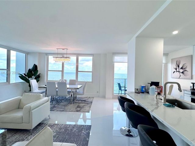 Apartment for rent  Unit #912 - photo 7292567