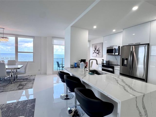 Apartment for rent  Unit #912 - photo 7292568