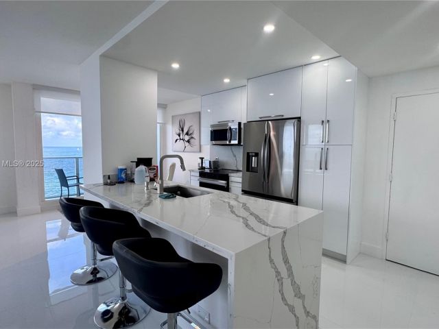 Apartment for rent  Unit #912 - photo 7292569