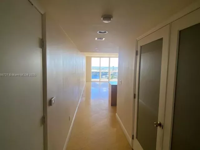 2-bedroom condo for sale in Hallandale Beach - 1800 S Ocean Dr 2909 - MondialRealty