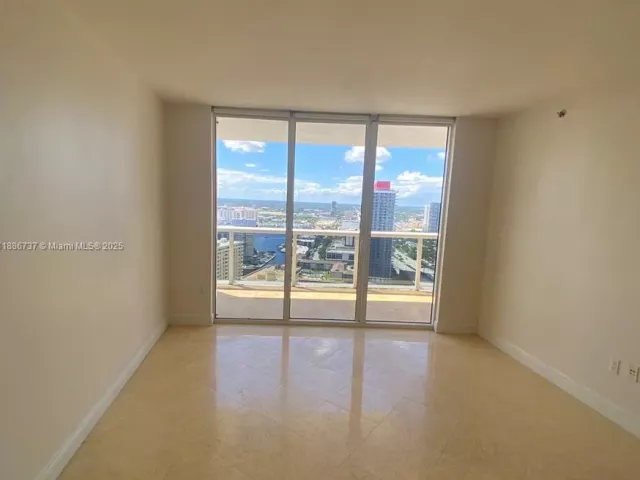 2-bedroom condo for sale in Hallandale Beach - 1800 S Ocean Dr 2909 - MondialRealty