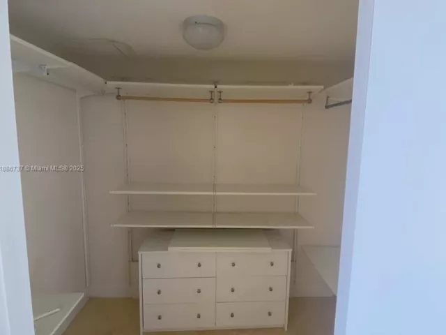 2-bedroom condo for sale in Hallandale Beach - 1800 S Ocean Dr 2909 - MondialRealty