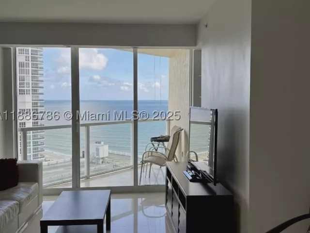 2-bedroom condo for sale in Sunny Isles Beach - 16699 Collins Ave 1806 - MondialRealty
