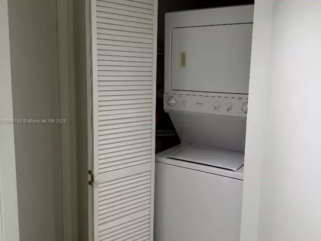 2-bedroom condo for sale in Sunny Isles Beach - 16699 Collins Ave 1806 - MondialRealty