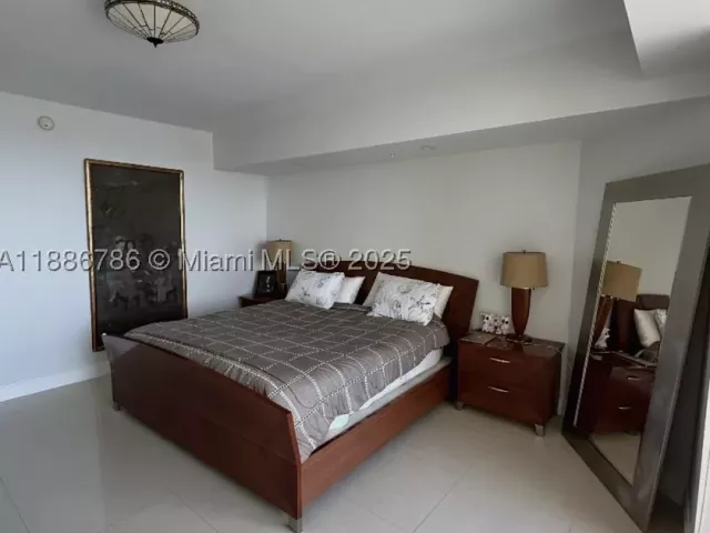 2-bedroom condo for sale in Sunny Isles Beach - 16699 Collins Ave 1806 - MondialRealty