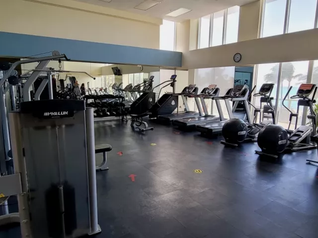 2-bedroom condo for sale in Sunny Isles Beach - 16699 Collins Ave 1806 - MondialRealty